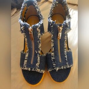 Michael kors brand new jean style very comfy size 9